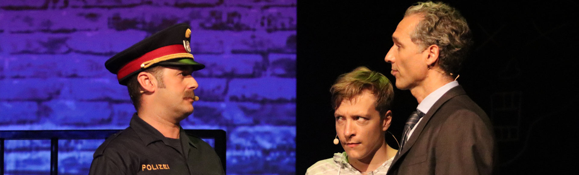 Blutsbrüder – Szene mit Polizist